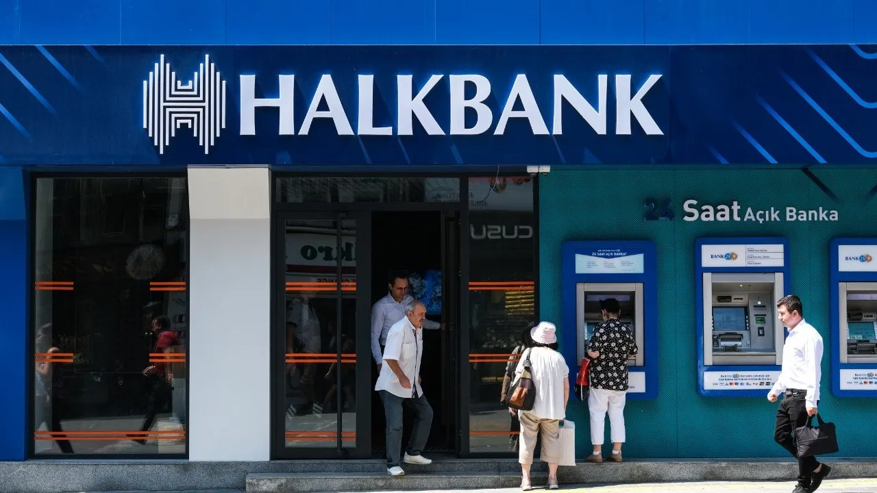 Kamu çalışanlarına özel Halkbank'tan 100.000 TL'lik ihtiyaç kredisi