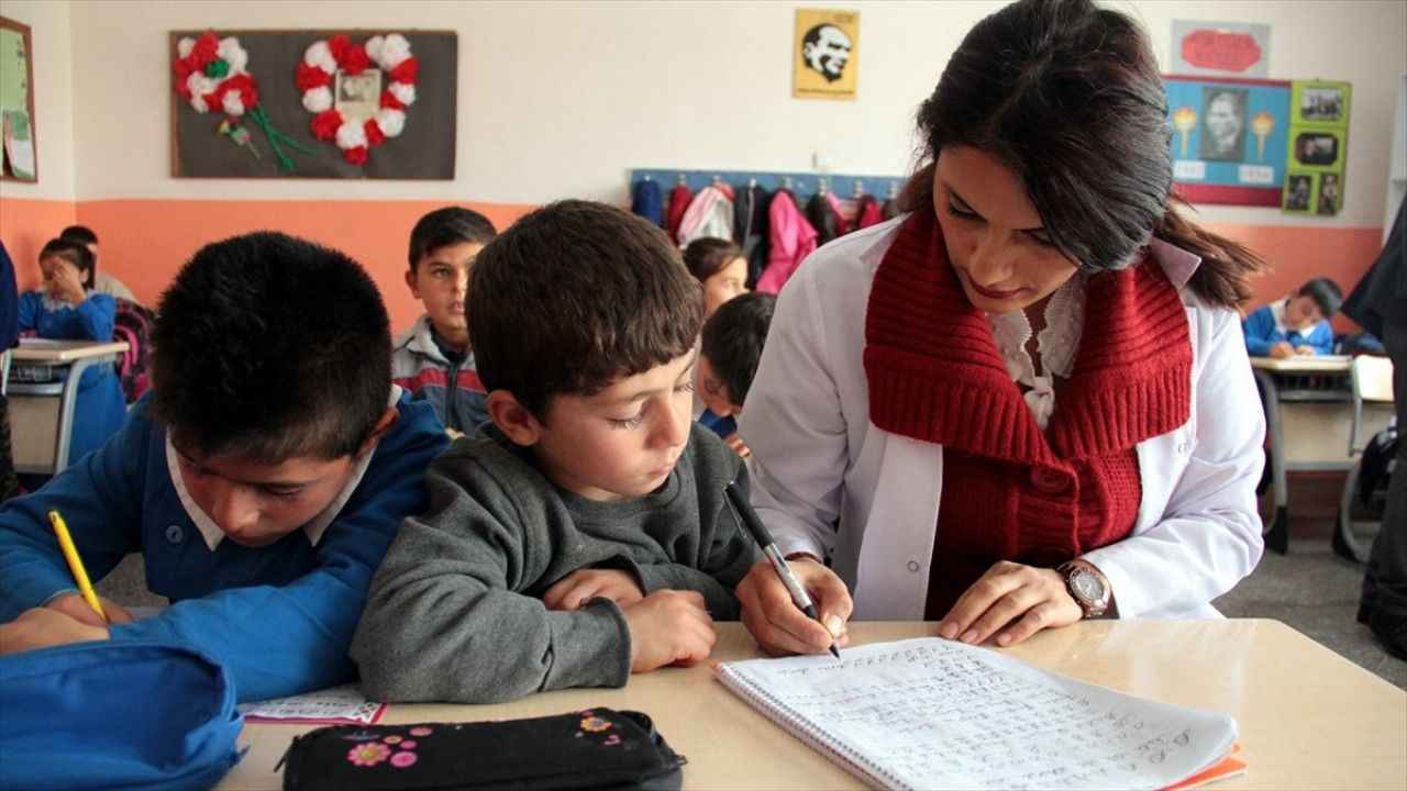 MEB açıkladı: 21 bin öğretmen açığı var işte o branşlar