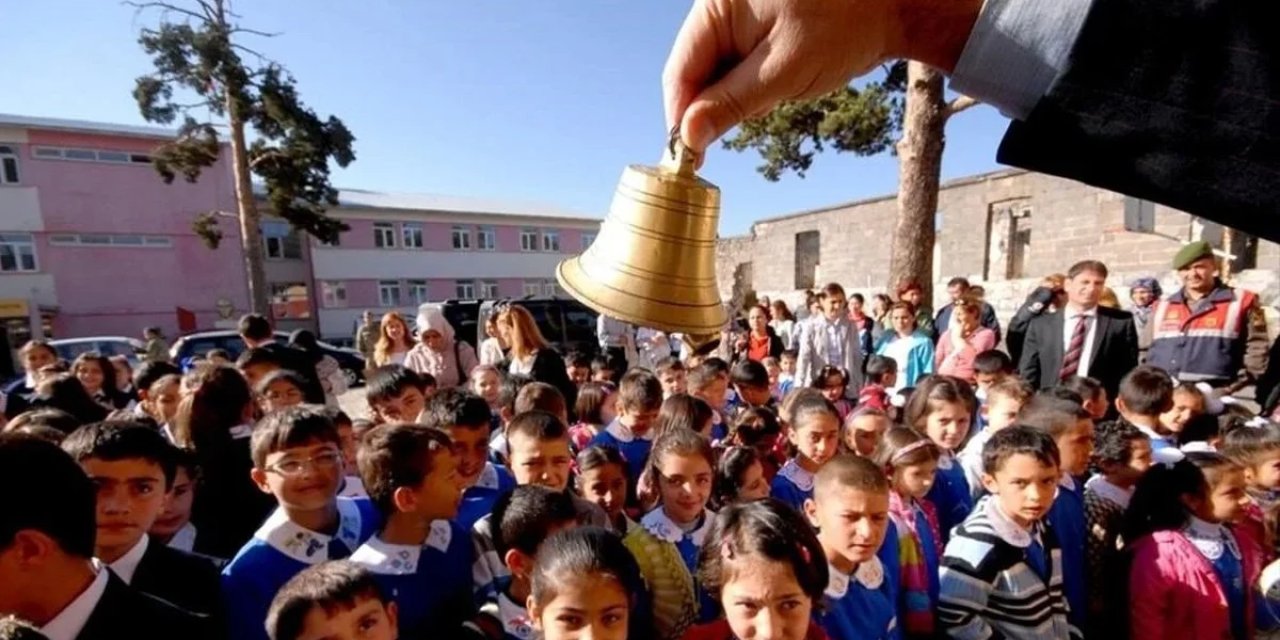 Valilik duyurdu: Bir ilde daha okullardaki ders süresi 35 dakikaya düşürüldü