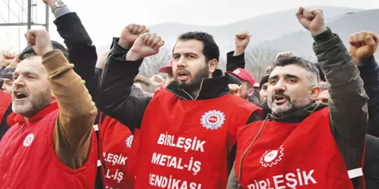 Zam teklifi kabul edilmeyen memurlar CHP'li belediylere isyan etti.