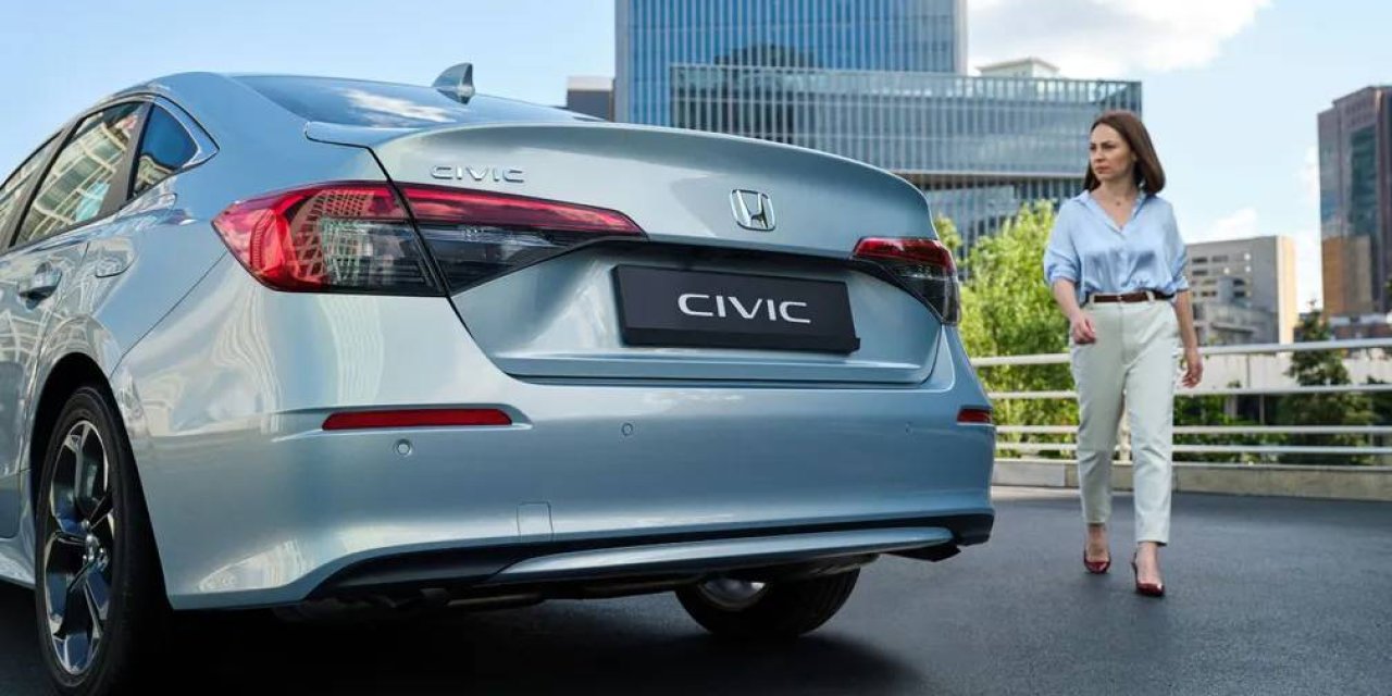 Honda'dan Civic Modelinde Büyük Kampanya! İndirimi Duyan Bayilere Akın Etti