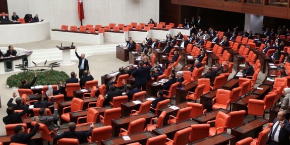 MHP'den SYDV çalışanları için Meclis araştırma önergesi