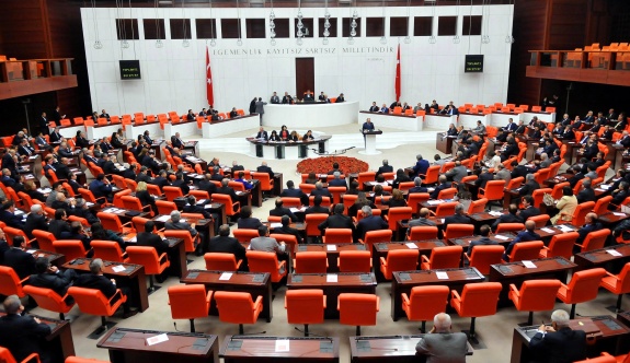 Emeklilikte Yaşa Takılanlar İçin MHP'den Yeni Kanun Teklifi